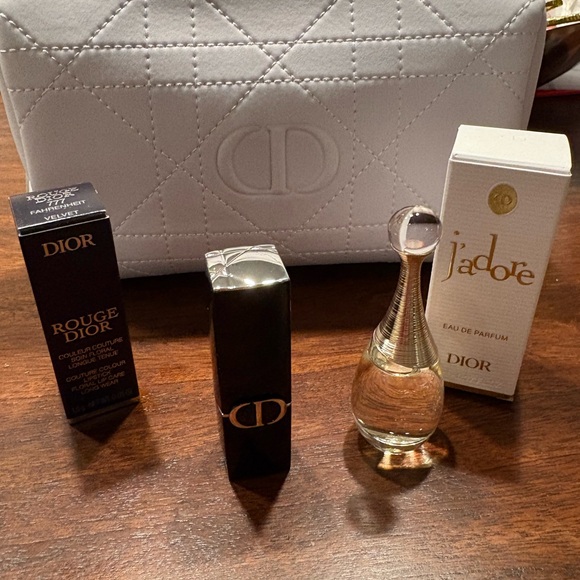 Dior Cosmetics & Accessory Bag with J’Adore & Rouge Dior Lipstick NWT - Picture 6 of 7